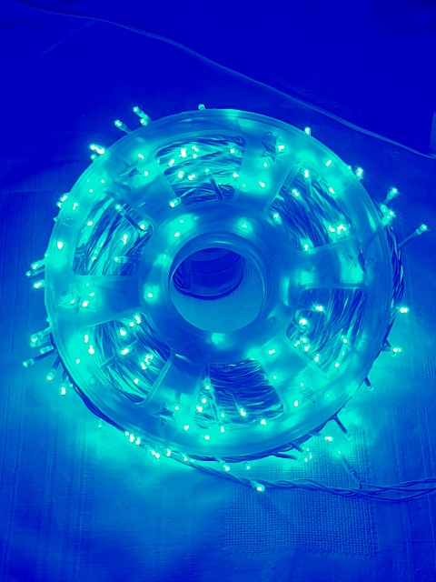 картинка Уличная гирлянда 80м.с пультом управления синий свет, провод белый. 8 режимов. от интернет магазина Ampertorg